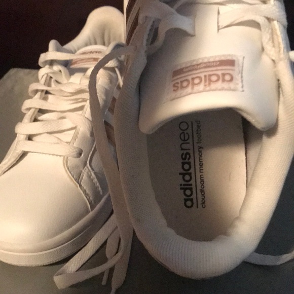 Adidas rose gold cloudfoam stripe sneaker - Picture 4 of 7